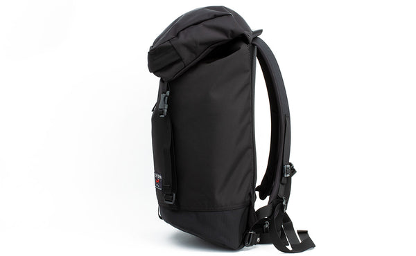 Profile shot of the Original Shadow Guide 31.
